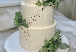 Свадебный торт с эвкалиптом
