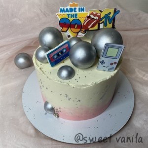 Торт в стиле 90-х